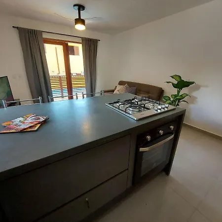 Mamangua Beach Retreat: Seaside Flat with Pool and Gourmet Amenities Paraty Exterior photo
